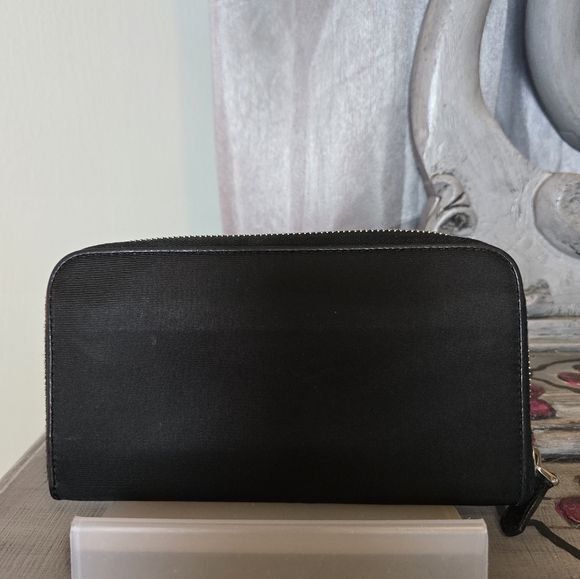 Prada Very Rare Heart Embellished Zippy Wallet.Limited Edition.EUC.W/COA - Picture 4 of 14